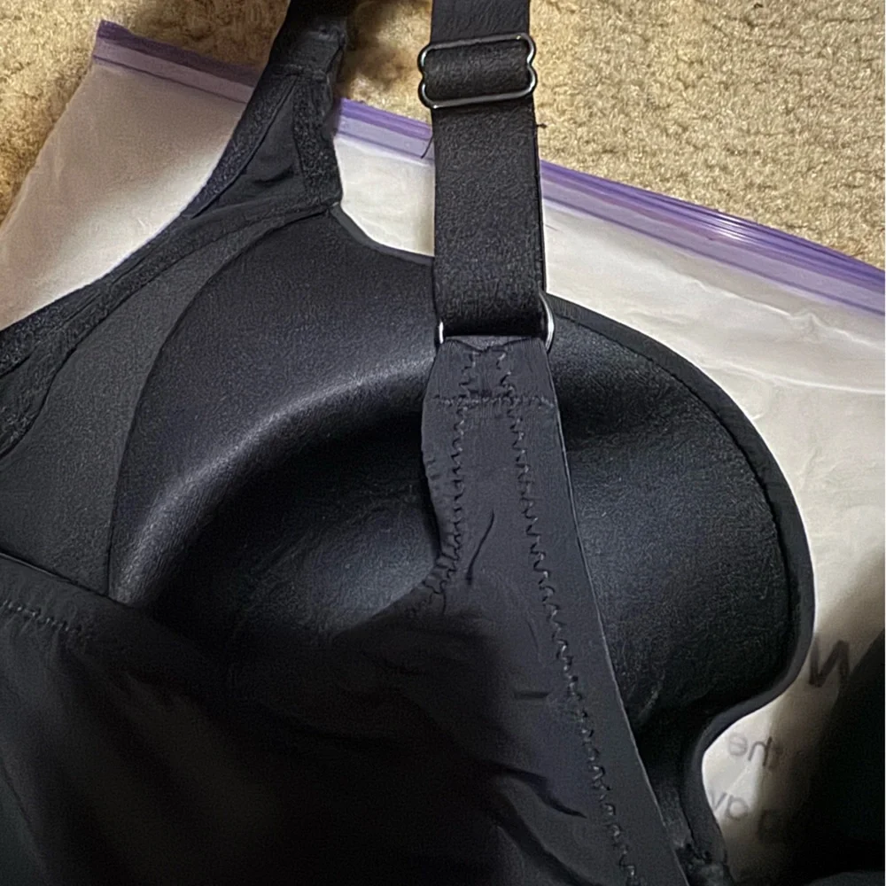 Black SheCurve bra - Picture 3 of 9